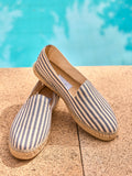 Alpargatas espadrille hombre copete color rayas azules y blancas mediterráneo hechas en España artesanales premium tejido lona costa verano playa mar piscina moda masculina casual elegante Arzalè Madrid Barcelona Sevilla Ibiza Mallorca Formentera