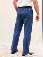 Pantalones frescos elegantes verano estivales lino algodón hombre color azul navy cordones fluido verano hechos en España cómodos moda masculina premium Arzalè Madrid Barcelona Sevilla Ibiza Mallorca Formentera